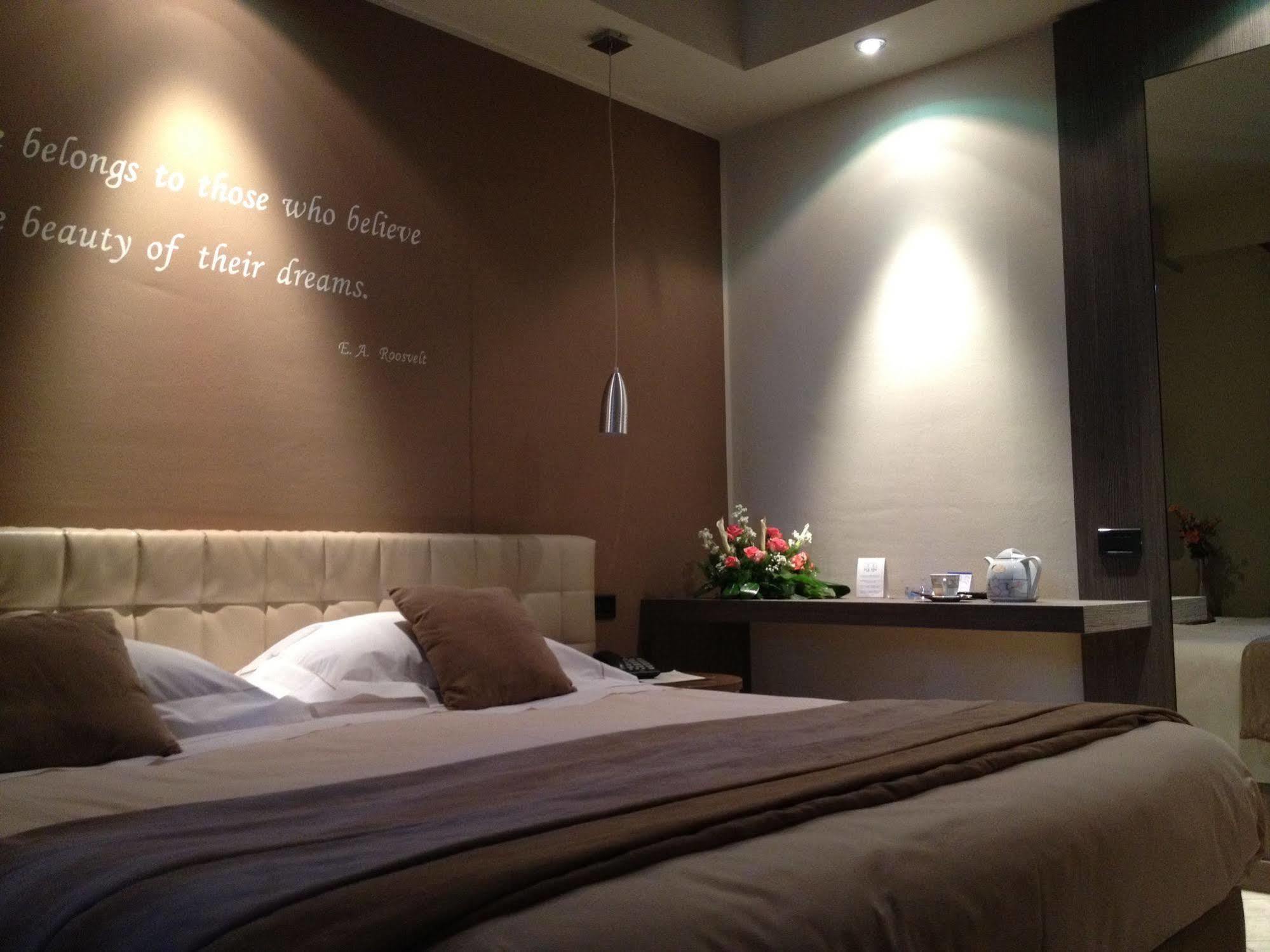 Hotel Due Pini 포르미지네 외부 사진
