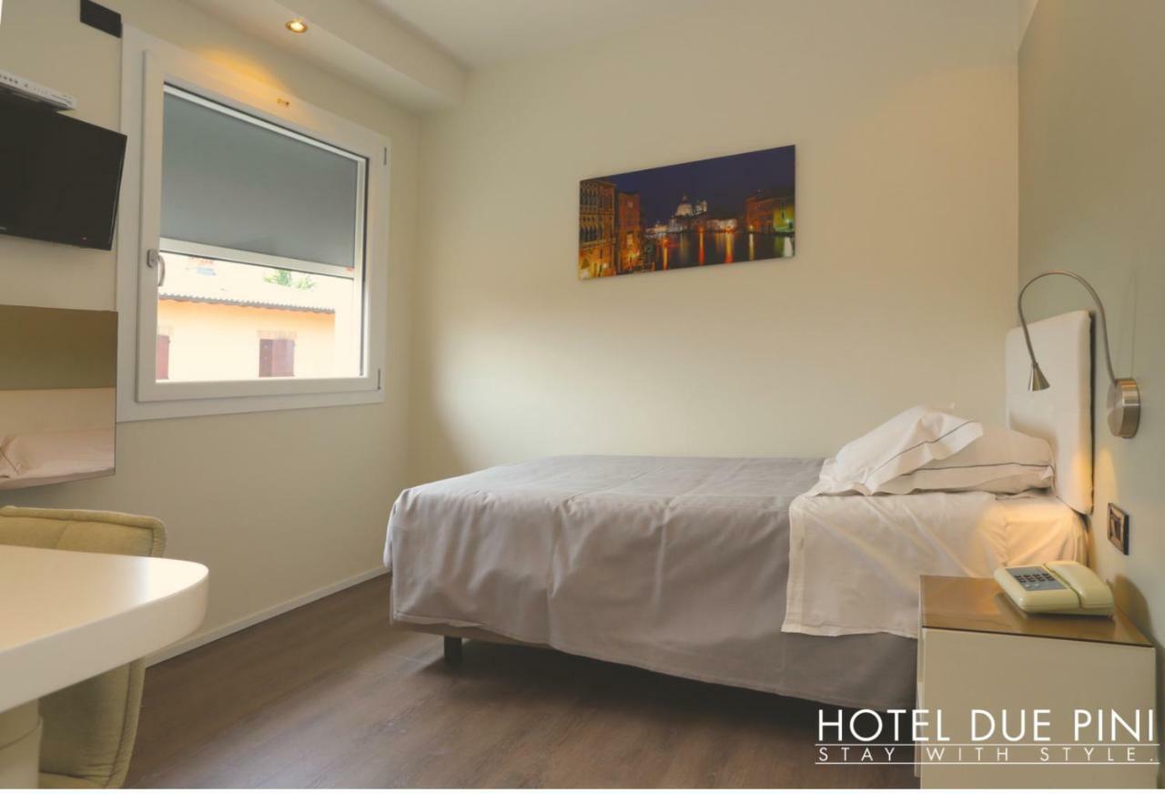 Hotel Due Pini 포르미지네 외부 사진